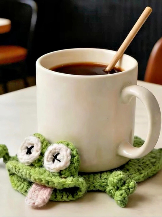 Other - Croched frog coaster new